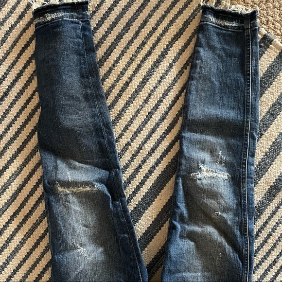 Madewell 9” rise skinny with distressed hem 27p - Picture 4 of 4